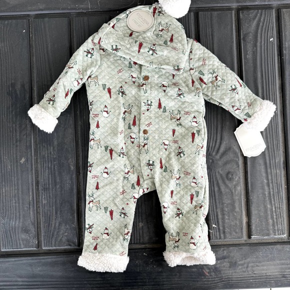 Kylie and Deena Christmas outfit size 3/6 - Picture 1 of 2